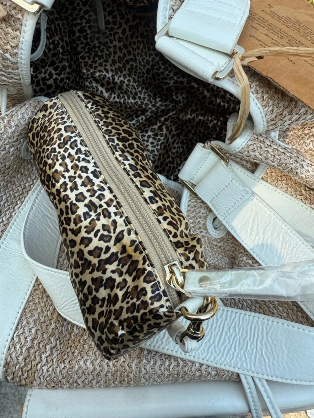 NWT! Clever Carriage Company XL Drawstring Tote with Basket Detail